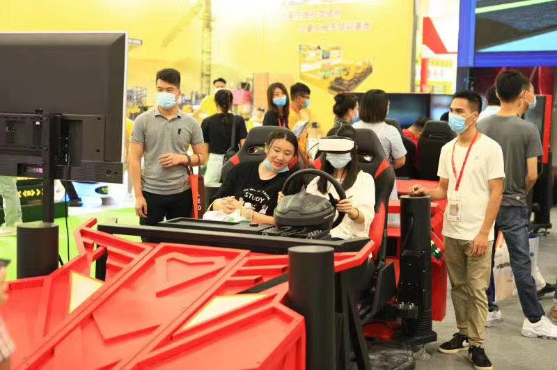 Indoor Coin / Cash Operated VR Driving Gaming Machine Thrilling Car Racing Simulator Equipment